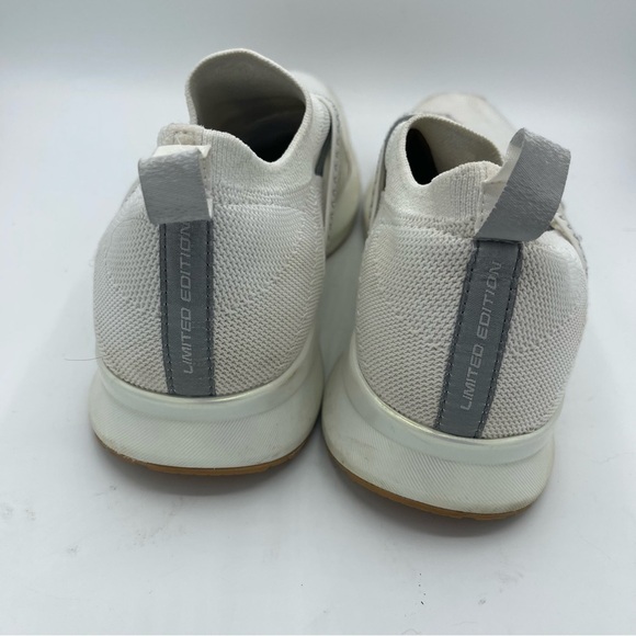 Brooks Levitate 4 Womens Running Athletic Shoes Knit Sz 12 Pull On White Low top - Picture 3 of 6